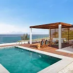 וילה Akroyiali - Seafront Serenity With Shared Pool