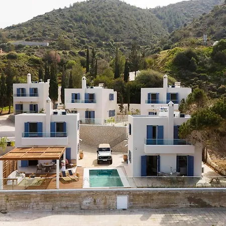 Villa Akroyiali - Seafront Serenity With Shared Pool *