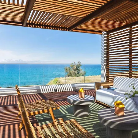 Villa Akroyiali - Seafront Serenity With Shared Pool *