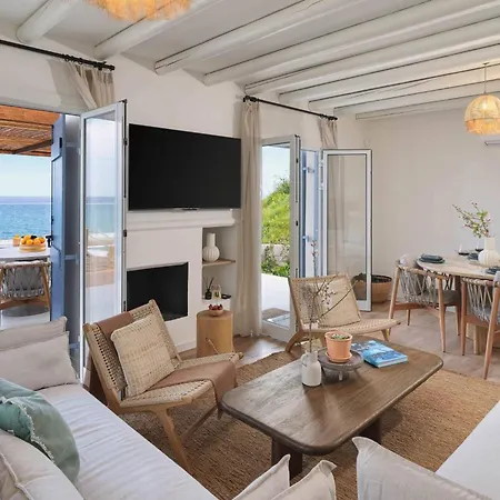 Akroyiali - Seafront Serenity With Shared Pool * Pachyammos