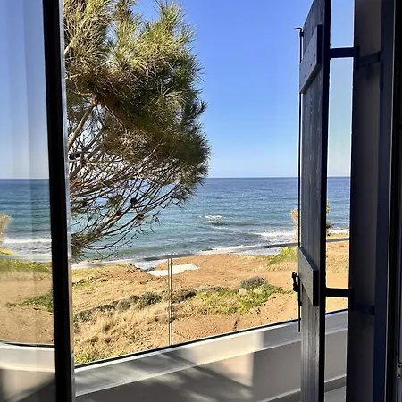 Akroyiali - Seafront Serenity With Shared Pool Pachyammos