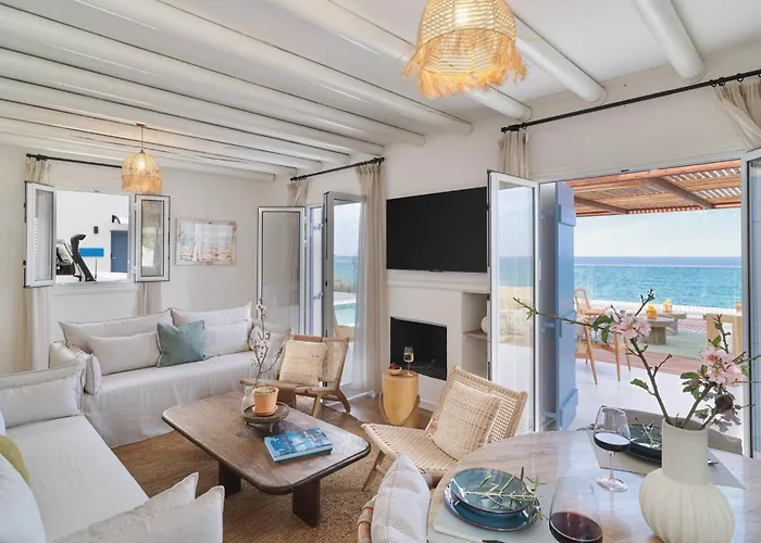 Vila Akroyiali - Seafront Serenity With Shared Pool