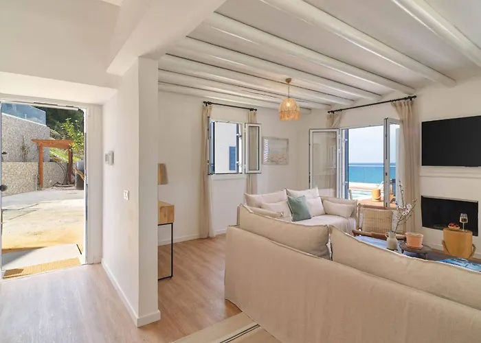 Akroyiali - Seafront Serenity With Shared Pool Pachyammos