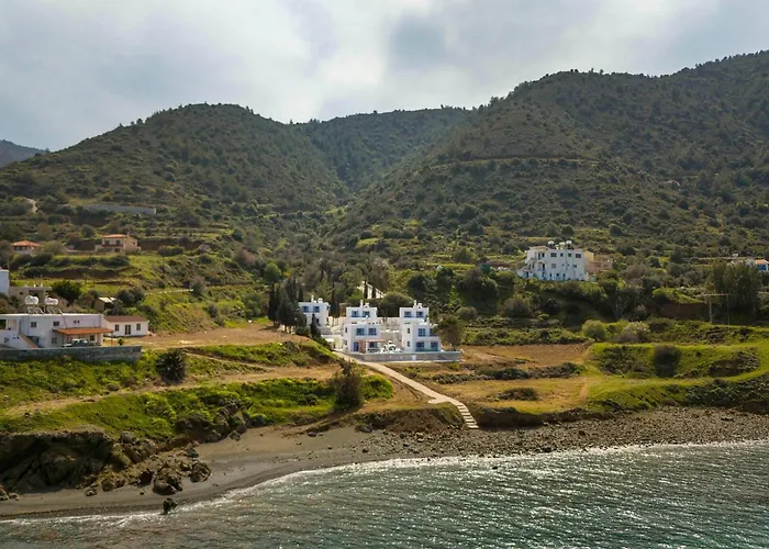 Akroyiali - Seafront Serenity With Shared Pool Pachyammos